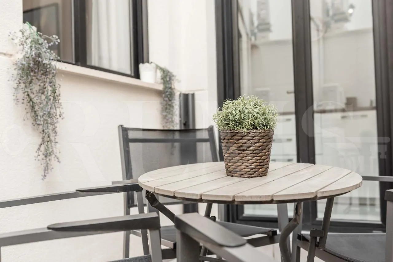 3Br Apartment With Parking And Patio In The Center By Rems Malaga Spain