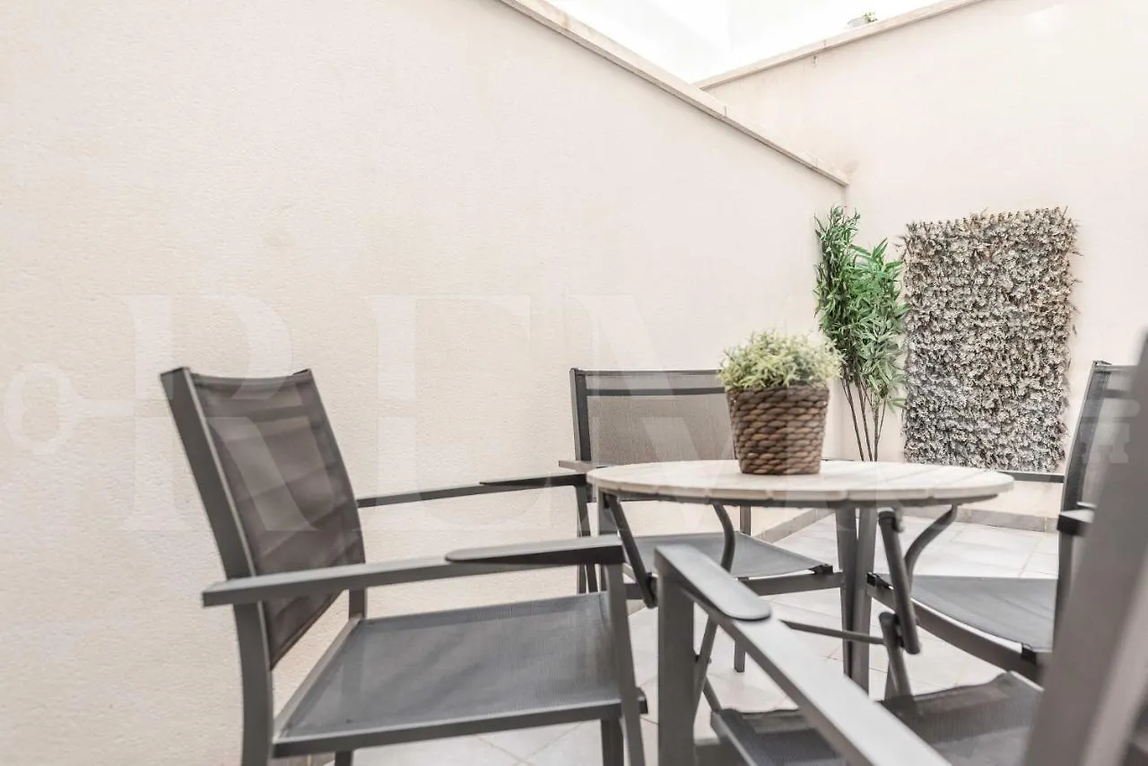 3Br Apartment With Parking And Patio In The Center By Rems Malaga 0*,