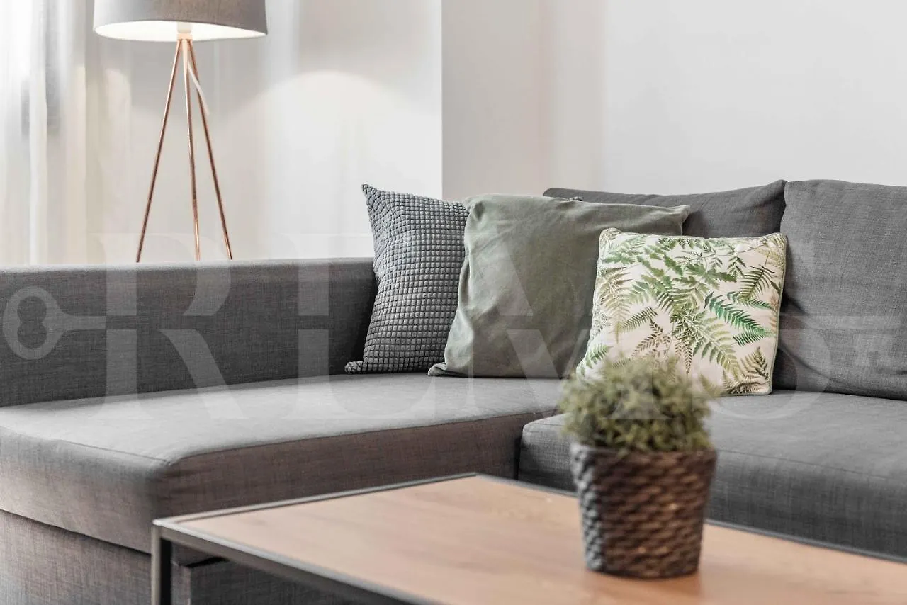3Br Apartment With Parking And Patio In The Center By Rems Malaga Spain