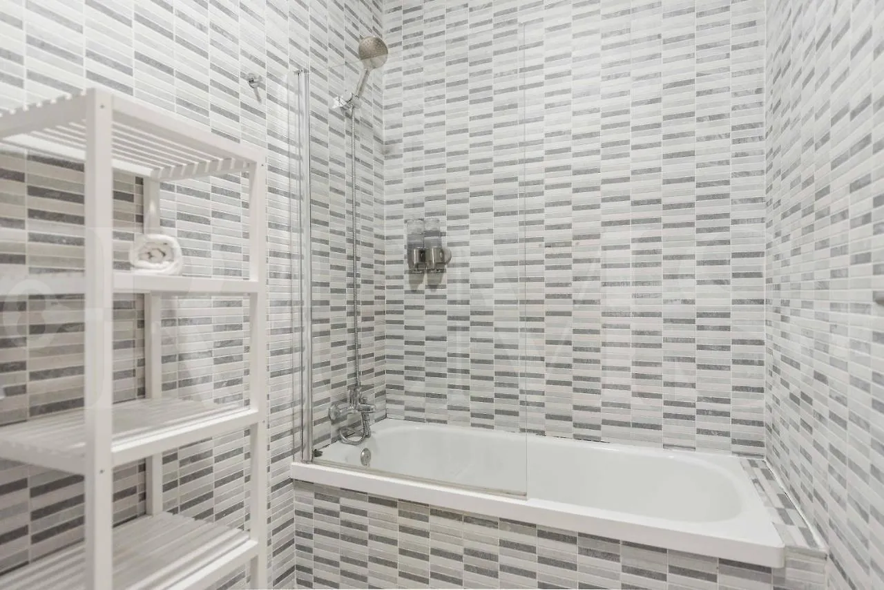 3Br Apartment With Parking And Patio In The Center By Rems Malaga