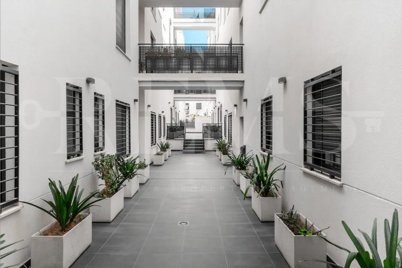 3Br Apartment With Parking And Patio In The Center By Rems Malaga