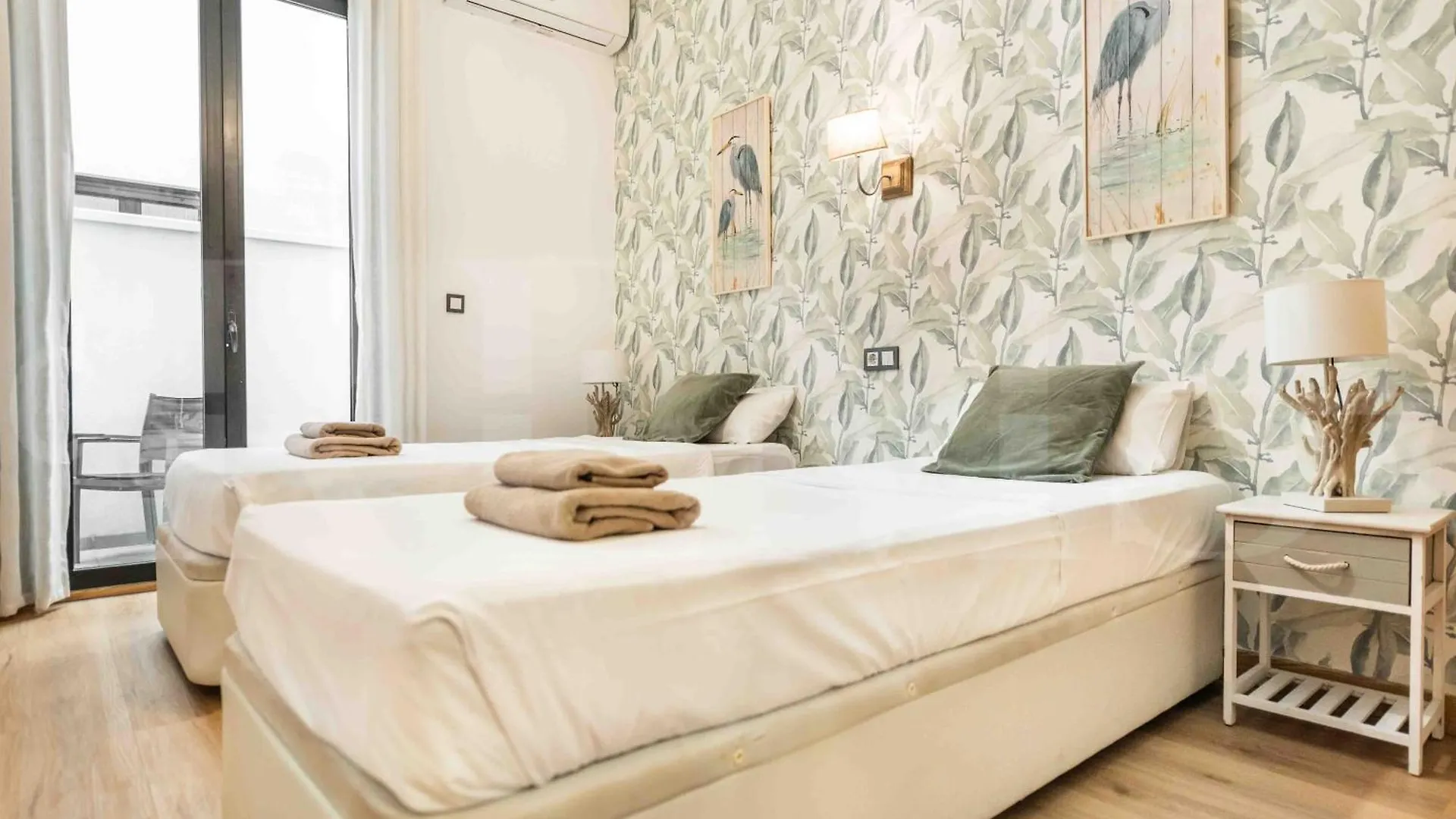3Br Apartment With Parking And Patio In The Center By Rems Malaga