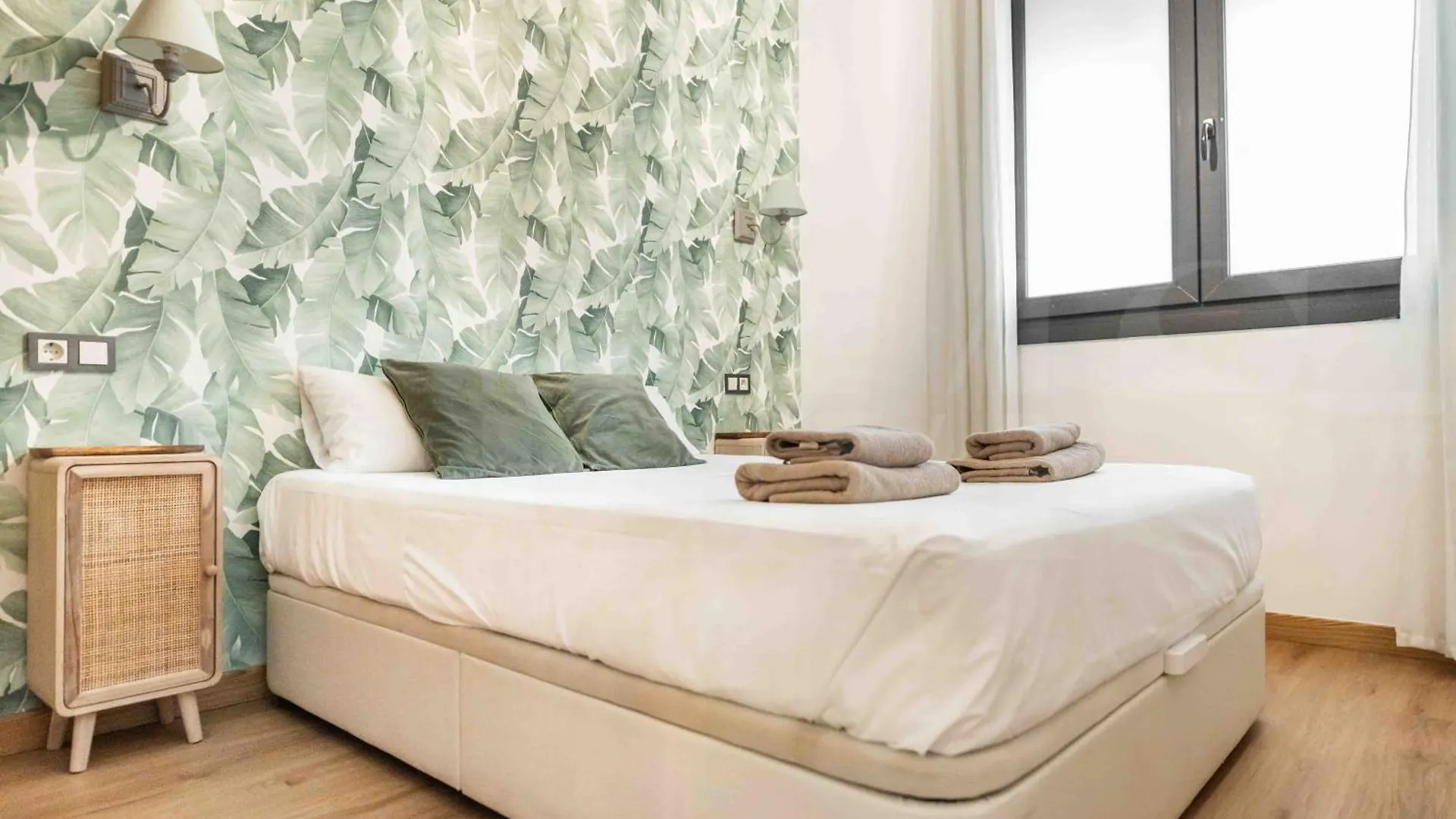 3Br Apartment With Parking And Patio In The Center By Rems Malaga