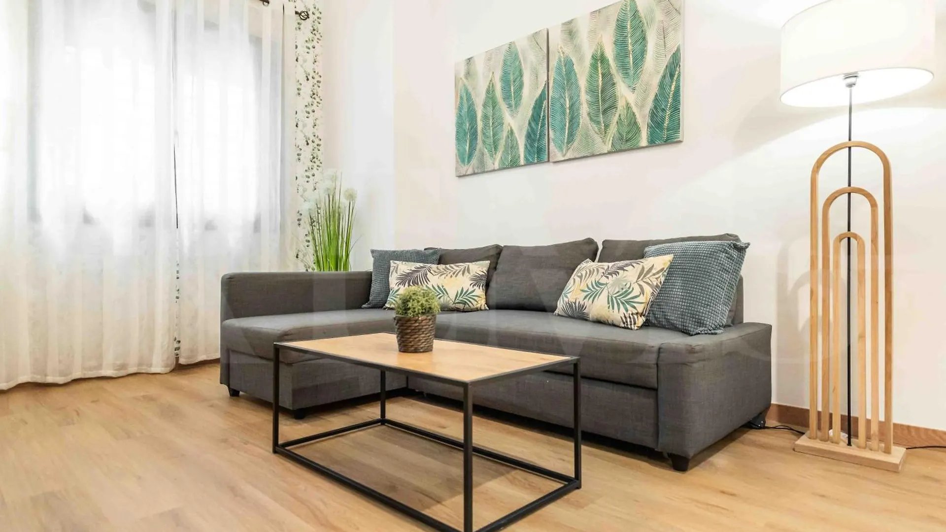 3Br Apartment With Parking And Patio In The Center By Rems Malaga